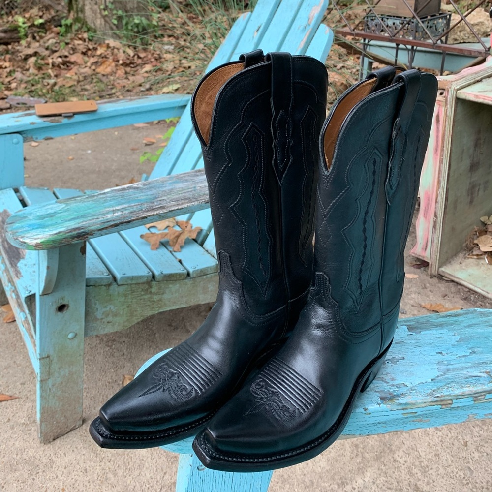 NWT beautiful leather Lucchese Carson Boots handmade in Texas- originally $398.